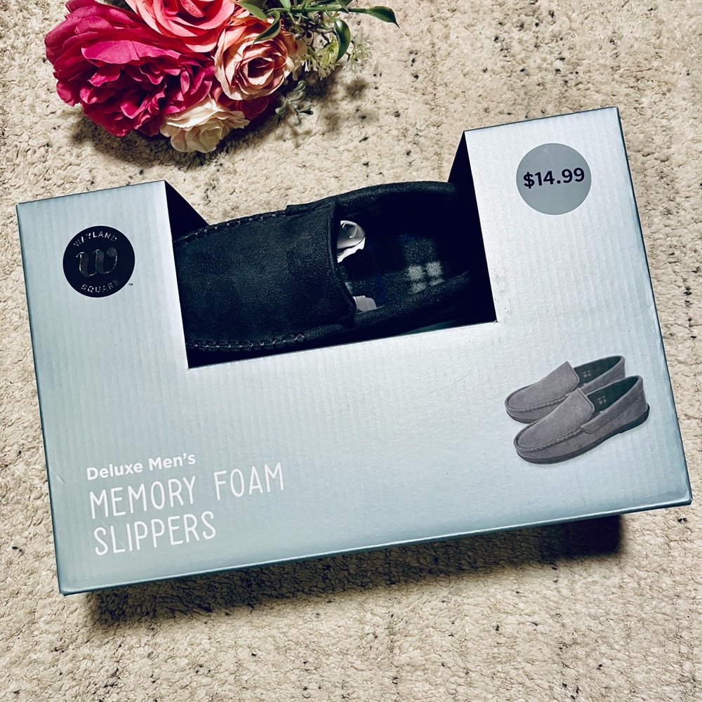 🔥NWT Men’s memory foam slippers